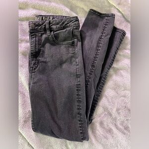 Super Hi-Rise Jegging Washed Black Denim Jeans